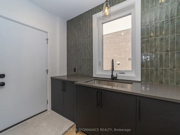 19 Monk St #1 — Photo 11