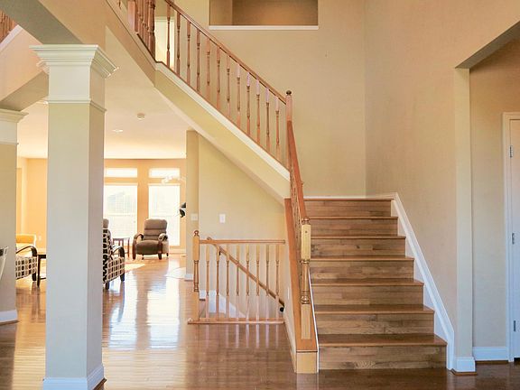 Upper level stairway.