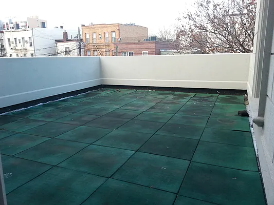 Rented by MCR Realty | media 35