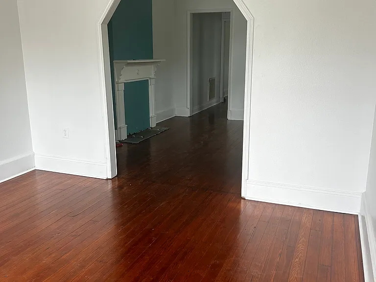 1206 Bartholomew St — Photo 3