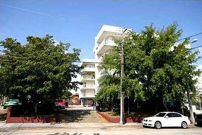 1st image of 140 NW 14th Ave APT 10