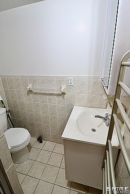 4th image of 457 W 50th St APT 4W