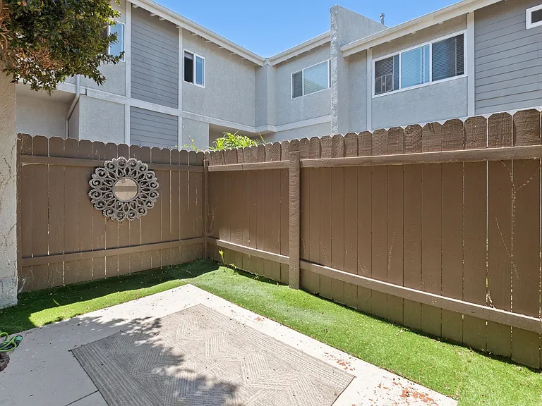 2112 Warfield Ave #9 — Photo 16
