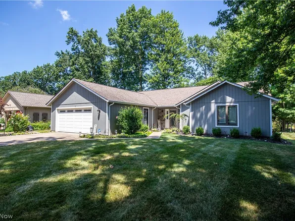 21100 Creekside Dr, Strongsville, OH 44149