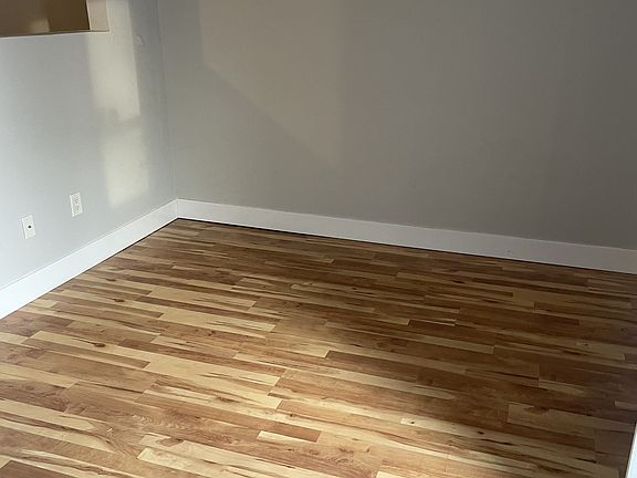 3rd image of 2070 Broder St