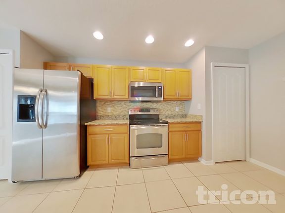 5th image of 3423 98th St E