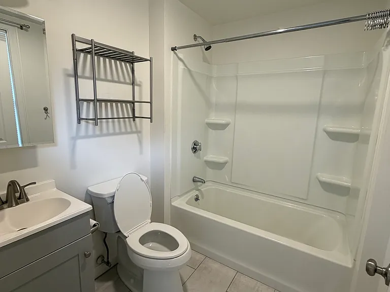 385 Cumberland Hill Rd #1F — Photo 10