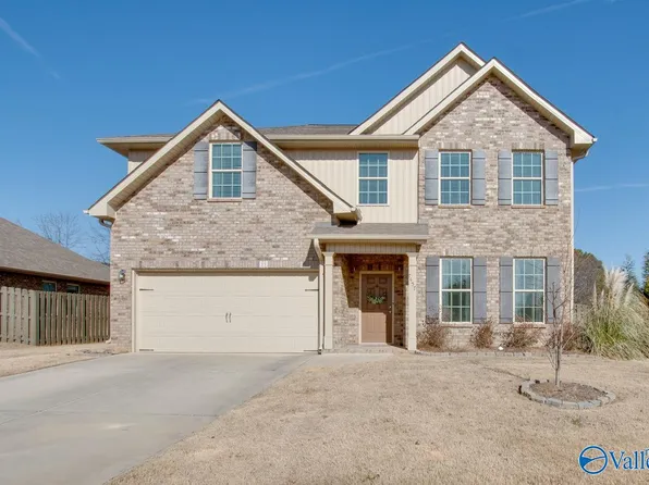 7457 Chaco St, Owens Cross Roads, AL 35763