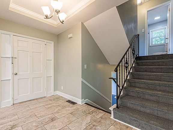 4th image of 1574 Old Spring House Ln