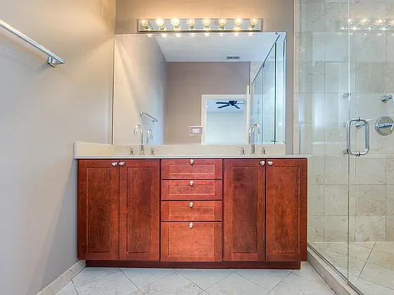 3 bed, 2.5 bath, 1600 sqft, $3,600 — Photo 3