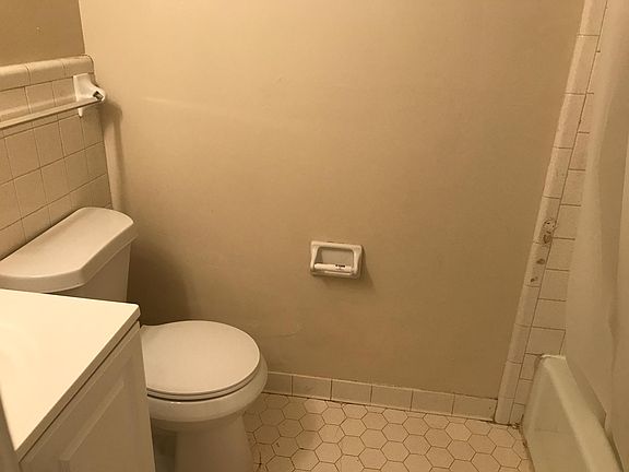 5th image of 3288 E Oak Side Dr