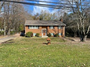 8623 Hawkins Creamery Rd, Gaithersburg, MD 20882