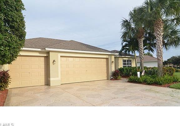3rd image of 14531 Calusa Palms Dr