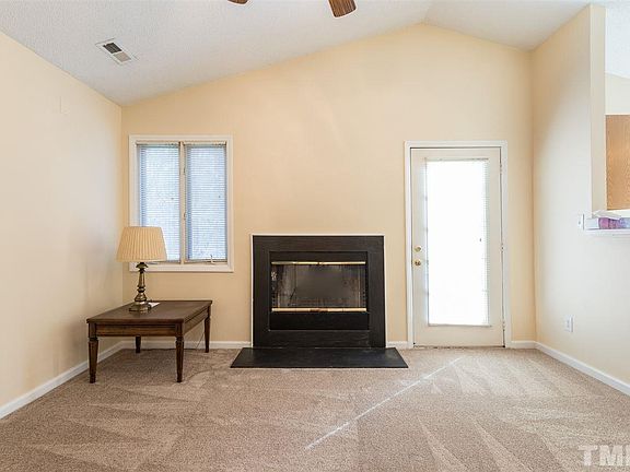 3rd image of 4211 Pin Oak Dr