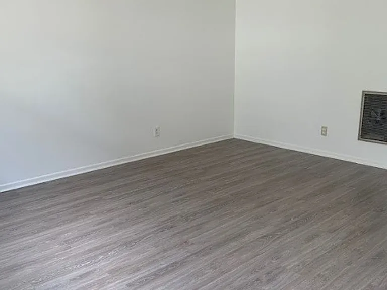 251 Mathilda Dr — Photo 8