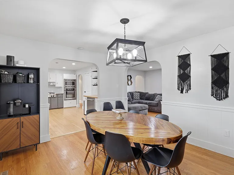 9 Linden Blvd — Photo 10