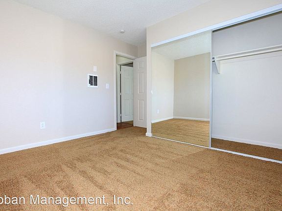 5th image of 10229 Ashwood St #4