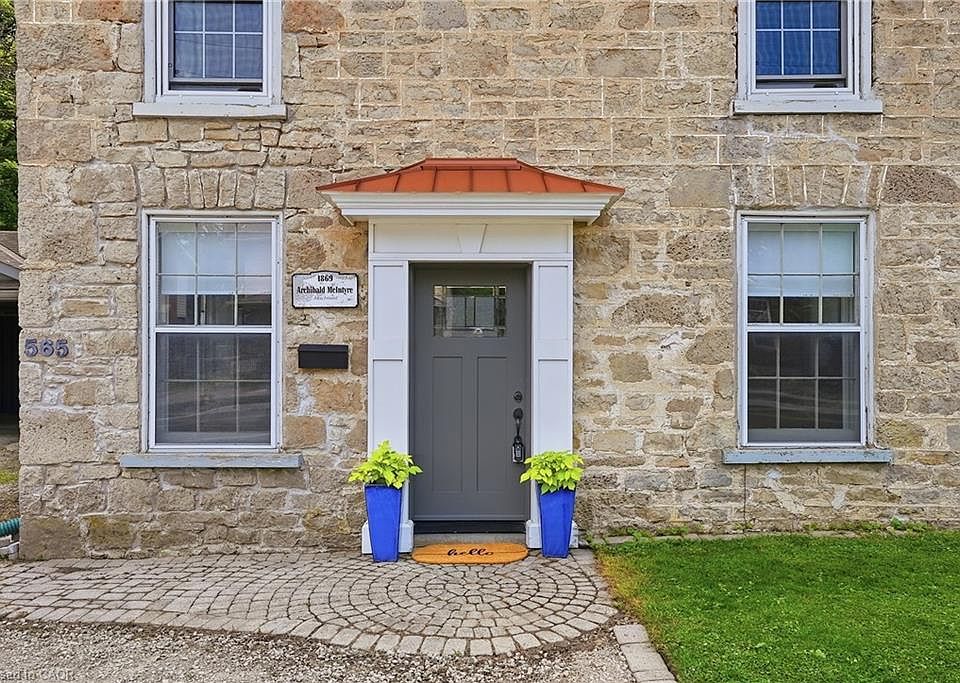 1st image of 565 Saint David St N