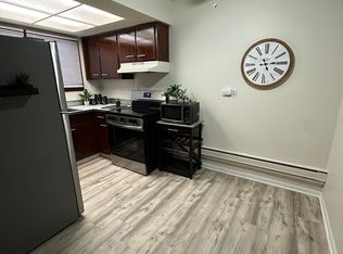 1739 Maple Ln APT 6, Elgin, IL 60123