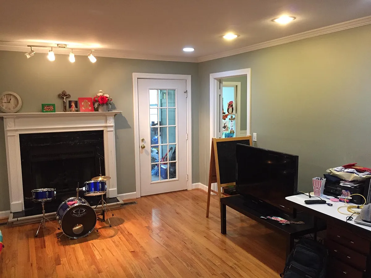 Building Photo - Oakridge Cir