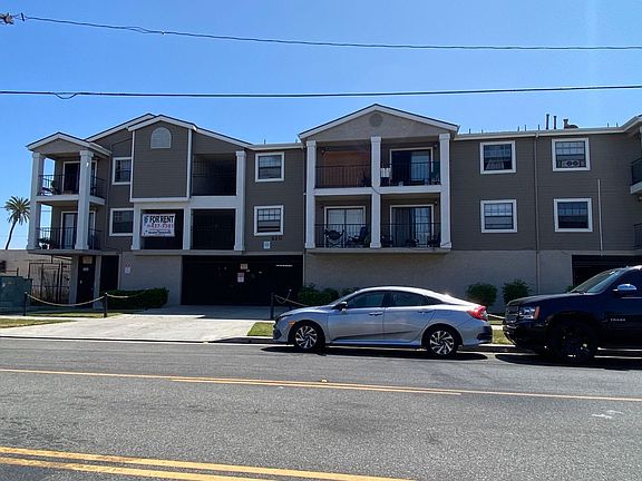 3rd image of 920 Martin Luther King Jr Ave APT 215