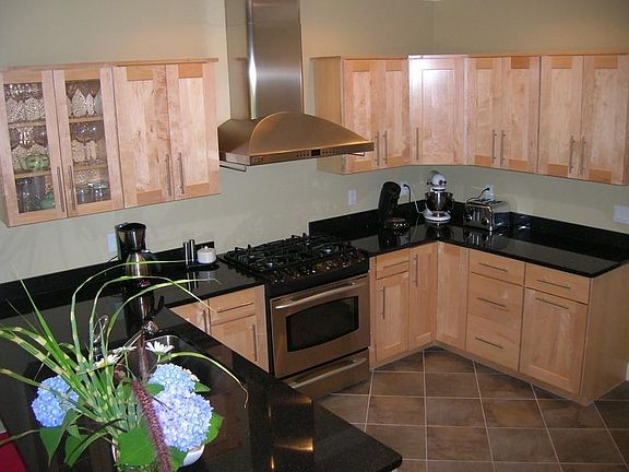5th image of 894 Liberty St Unit 3