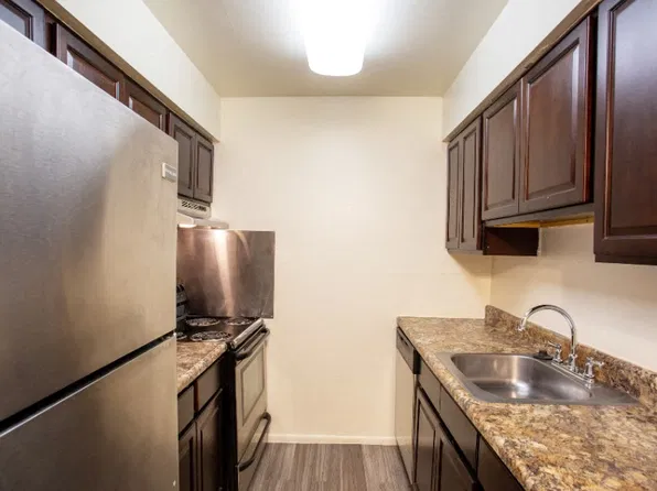 Stonington Court Apartments, 1800 Laurel Rd #1605, Clementon, NJ 08021