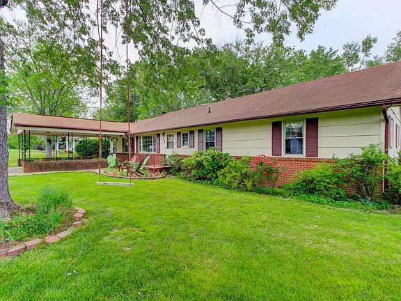 2nd image of 2108 Sandra Dr