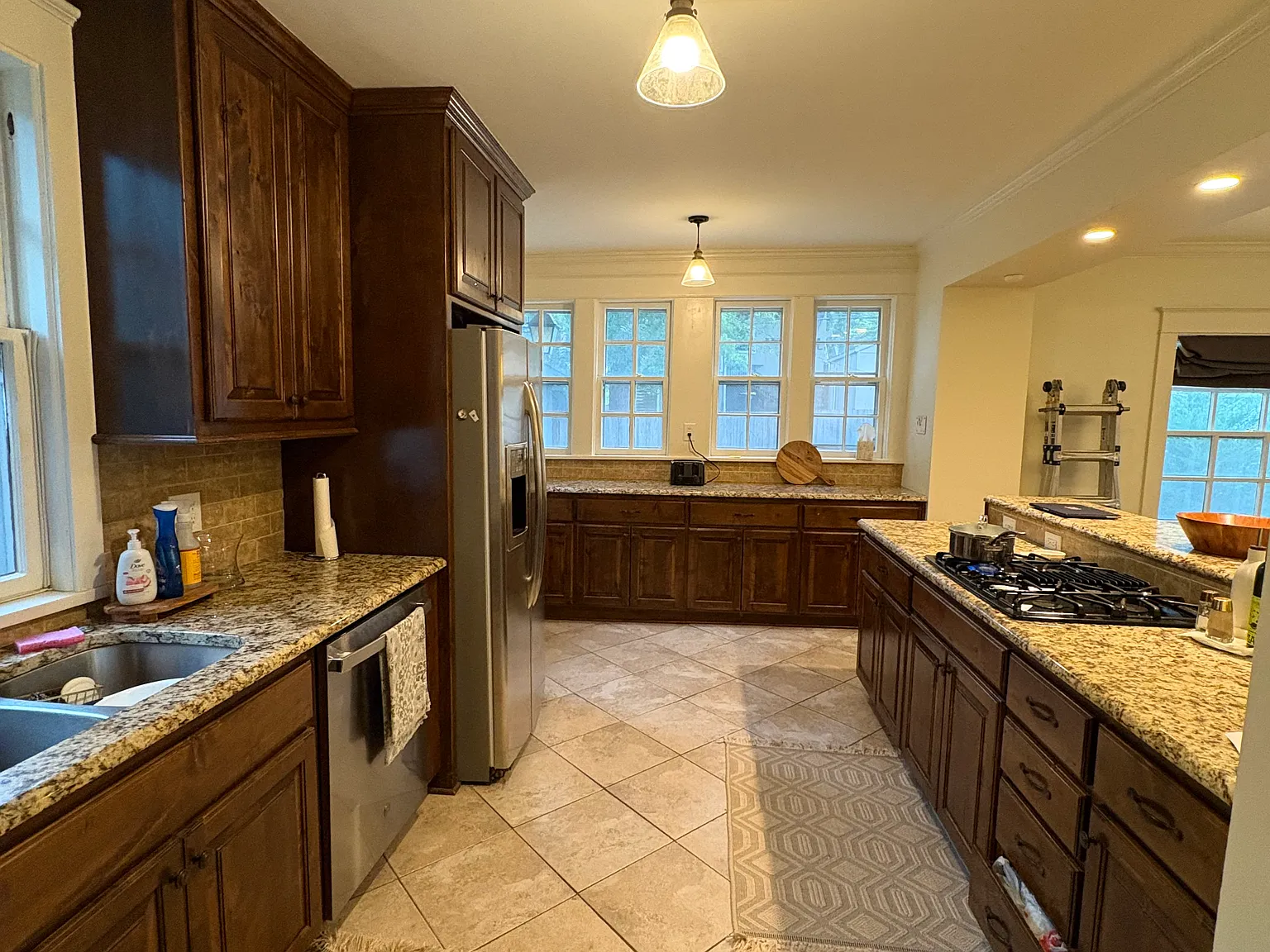4 bed, 2168 sqft, $3,850 — Photo 4