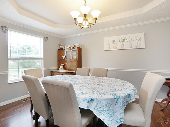 3rd image of 943 Caribou Run Ln