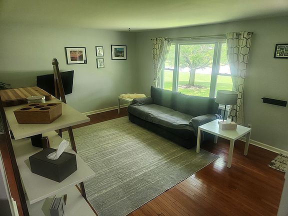 4th image of 433 Eastwood Ct