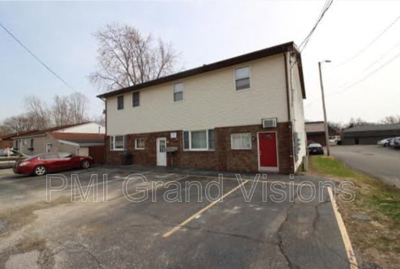 1st image of 16 W Buchanan Ave APT 2