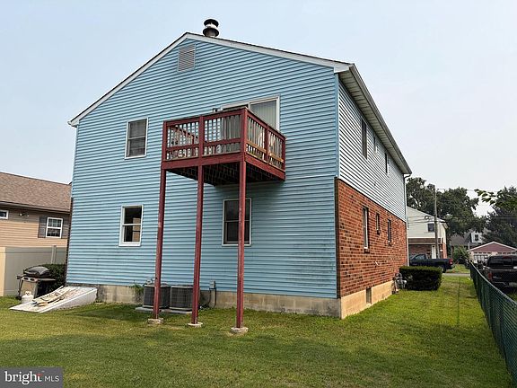 2nd image of 233 Mohican St