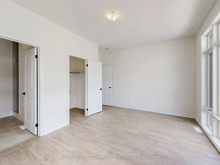105 Halldorson Ave — Photo 26