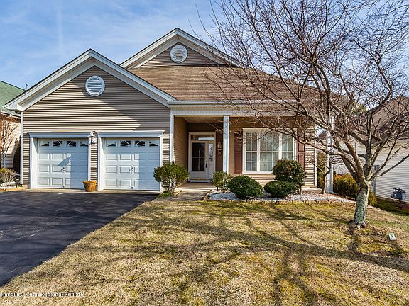 2nd image of 4 Greenways Ln