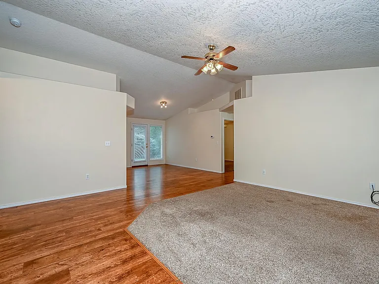 7264 N Parkcrest Ave — Photo 6