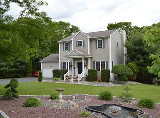 31 Fieldstone Dr, Coventry, RI 02816