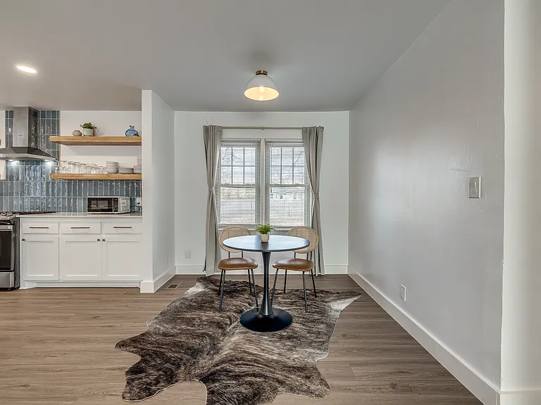 1111 W Comanche St — Photo 46