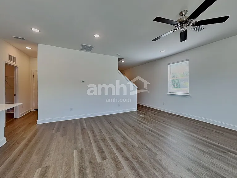 1219 Livengood Way — Photo 5
