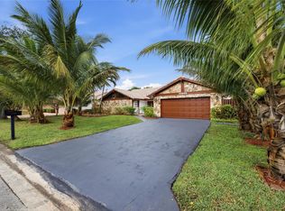 10949 NW 1st Manor, Coral Springs, FL 33071