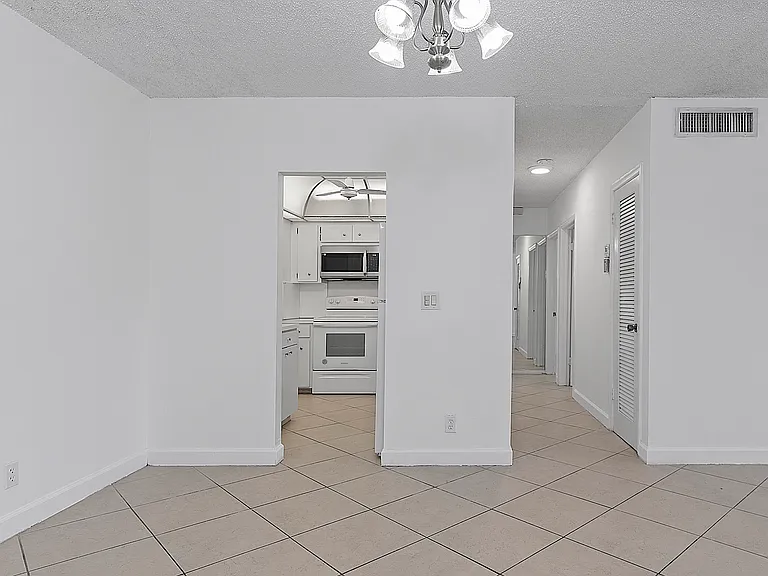 5700 NE 22nd Way #323 — Photo 2