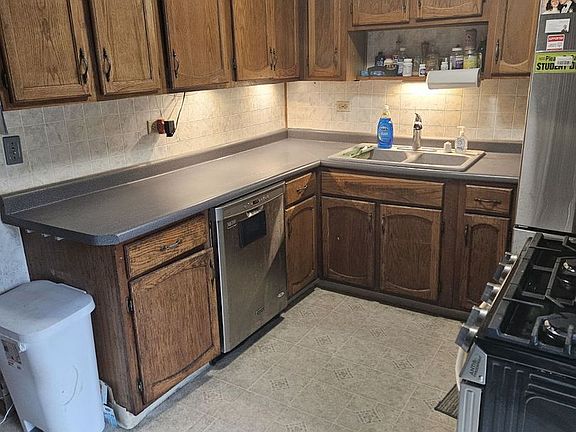 2nd image of 406 Singapore Ln