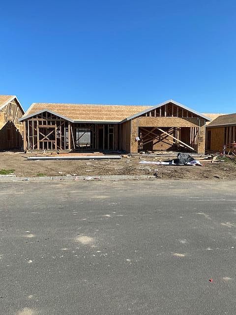 2nd image of 1142 S Creekside Place W