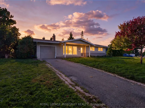 4 Marsden Pl, Ottawa, ON K2H 5L5