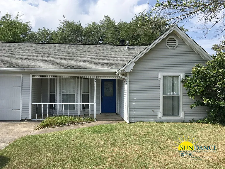 134 Midland Ct — Photo 1