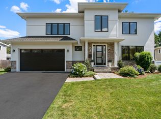 22 Esty Farm Rd #22, Newton Center, MA 02459