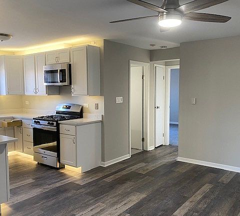 4th image of 1121 Chalet Dr APT 3C