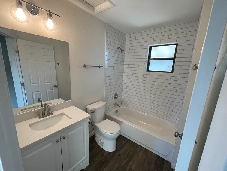 4150 N 25th St #12 — Photo 10