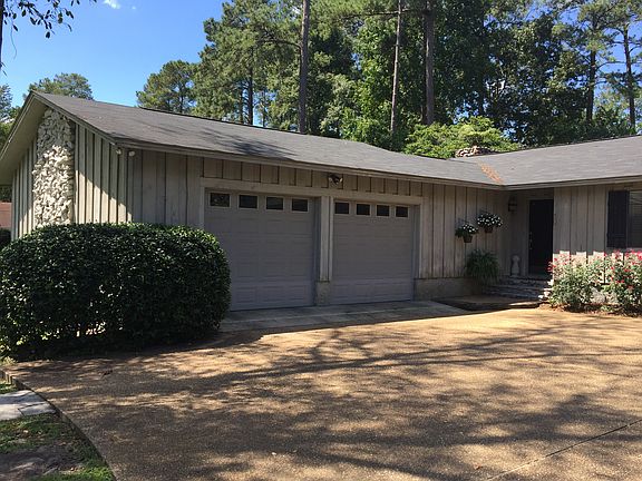 Oversized 2 car garage