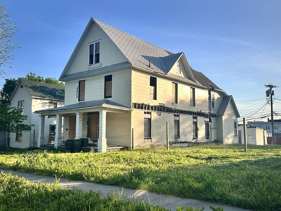 1st image of 304 6th Street